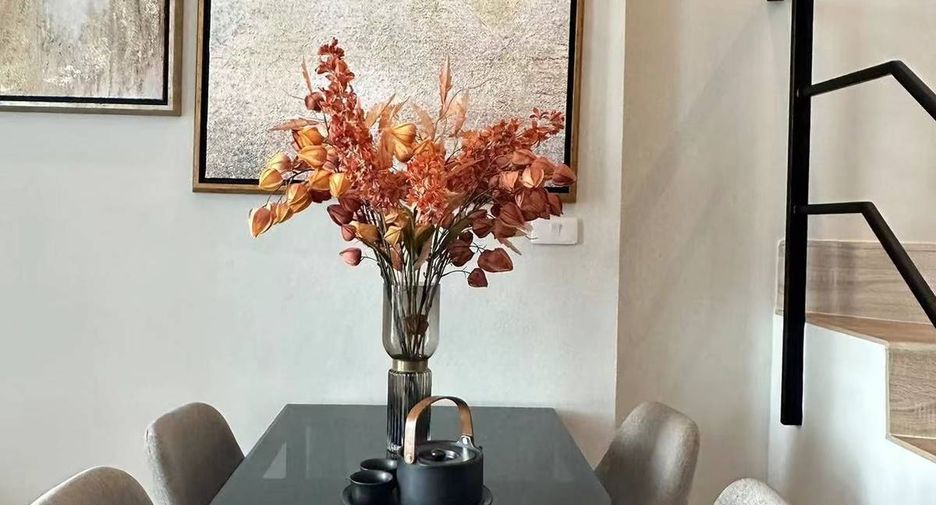 Condo en venta de 2 habitaciones en Huai Khwang, Bangkok