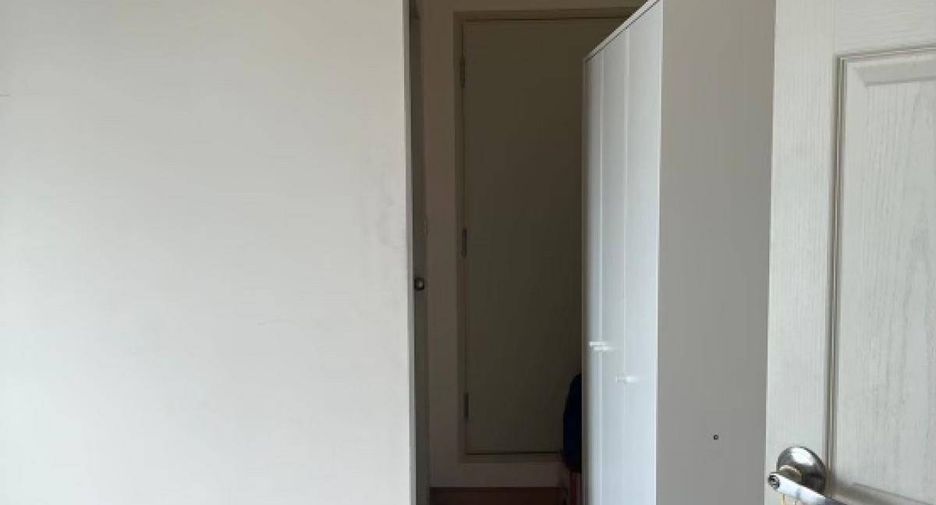 For sale 2 bedrooms condo in Huai Khwang, Bangkok
