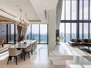 Condo en alquiler y en venta de 4 habitaciones en Khlong San, Bangkok