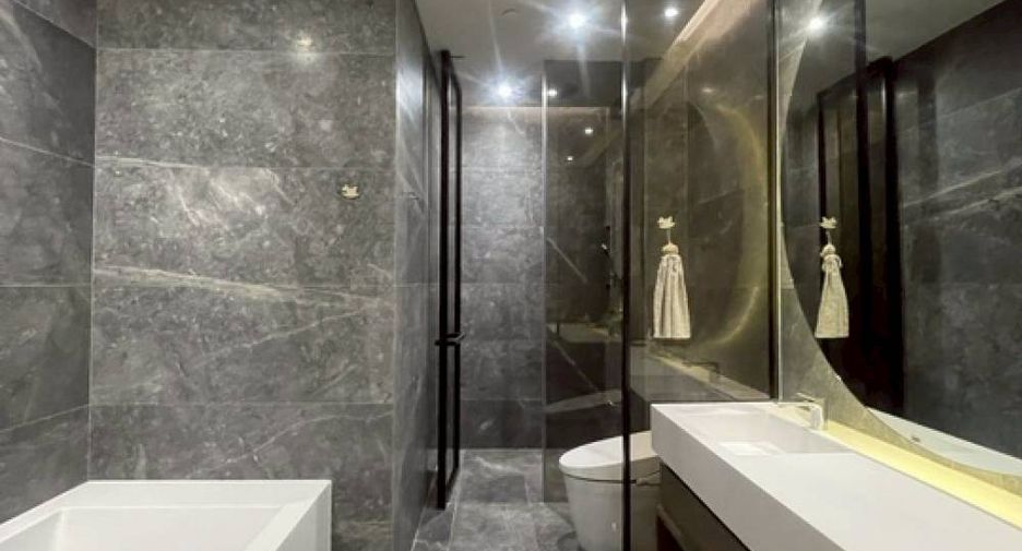 For rent and for sale 4 bedrooms condo in Khlong San, Bangkok