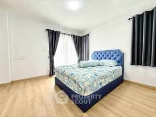 À vendre 3 chambres maison à Si Racha, Chonburi