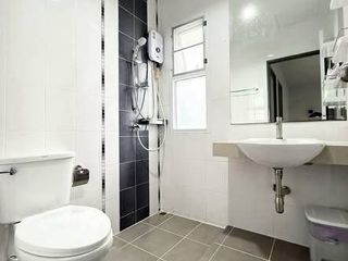 À vendre 3 chambres maison à Si Racha, Chonburi