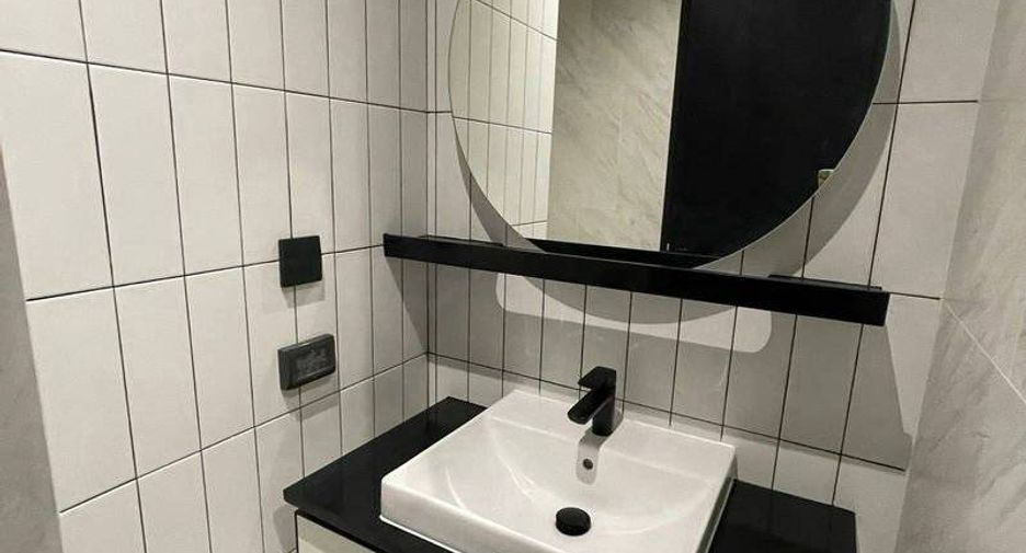 For sale 1 bed condo in Khlong San, Bangkok