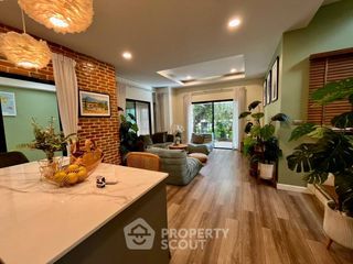 À vendre 3 chambres maison à Si Racha, Chonburi