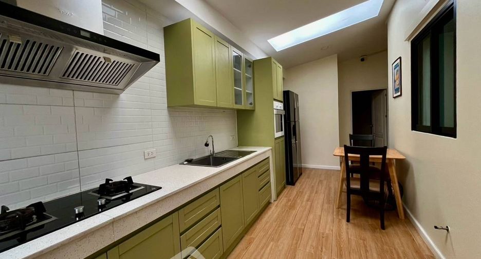 À vendre 3 chambres maison à Si Racha, Chonburi