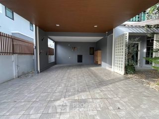 À vendre 3 chambres maison à Si Racha, Chonburi
