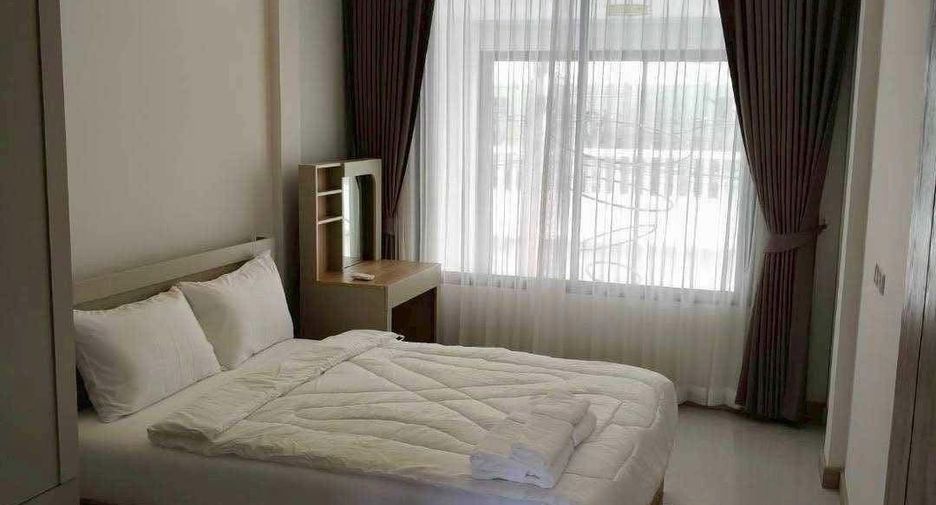 For rent 3 bedrooms townhouse in Watthana, Bangkok