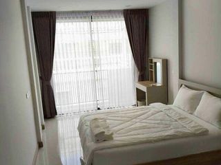 For rent 3 bedrooms townhouse in Watthana, Bangkok