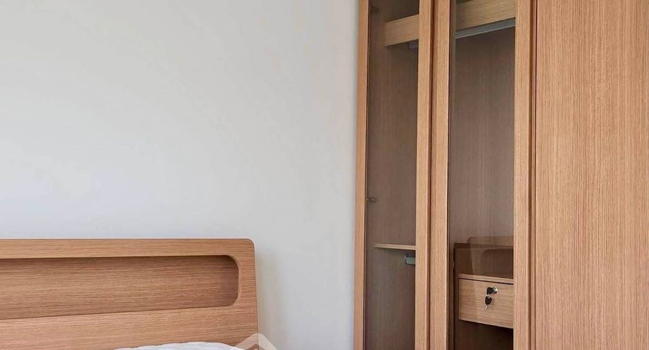 For rent 3 bedrooms townhouse in Suan Luang, Bangkok