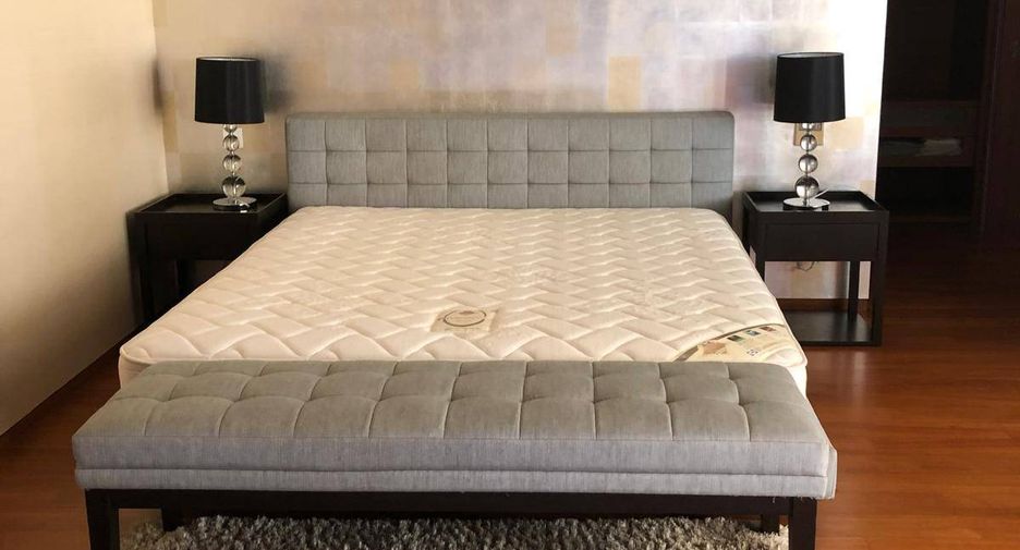 For rent 2 bedrooms condo in Sathon, Bangkok
