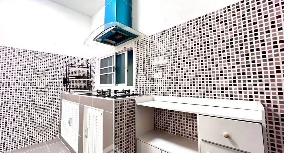 For rent 4 bedrooms condo in Bang Lamung, Chonburi