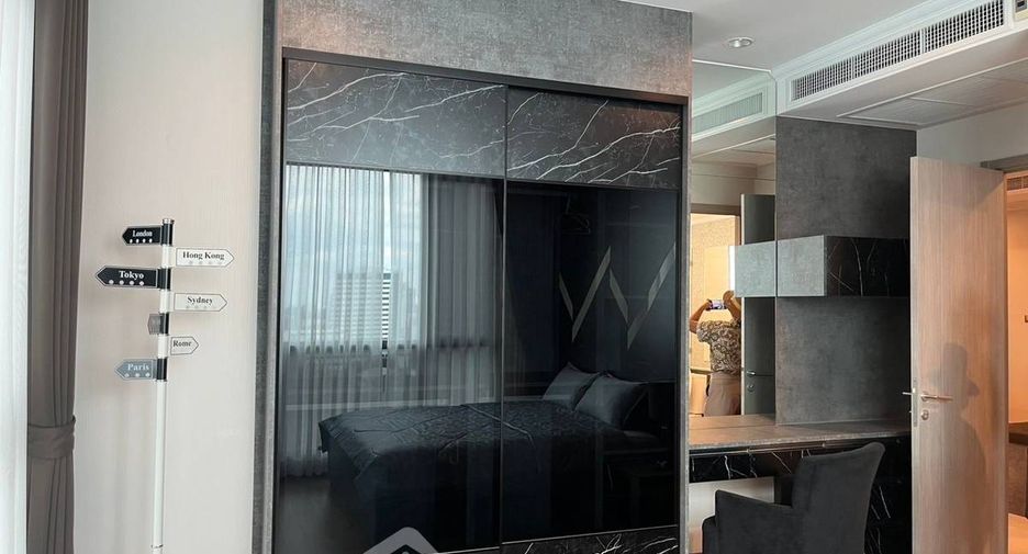 For rent 2 bedrooms condo in Watthana, Bangkok