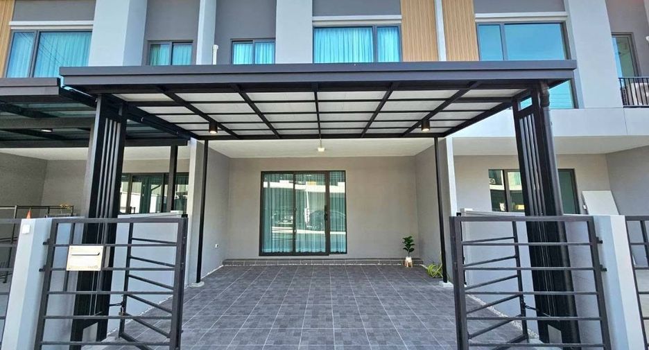 For rent 3 bedrooms townhouse in Bang Phli, Samut Prakan