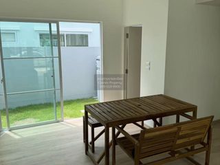 Casa adosada en venta de 2 habitaciones en Phra Samut Chedi, Samut Prakan