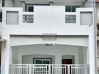 Reihenhaus zum Kauf mit 2 Zimmer in Pak Kret, Nonthaburi