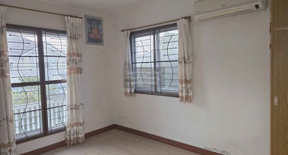 Casa adosada en venta de 3 habitaciones en Bang Phli, Samut Prakan