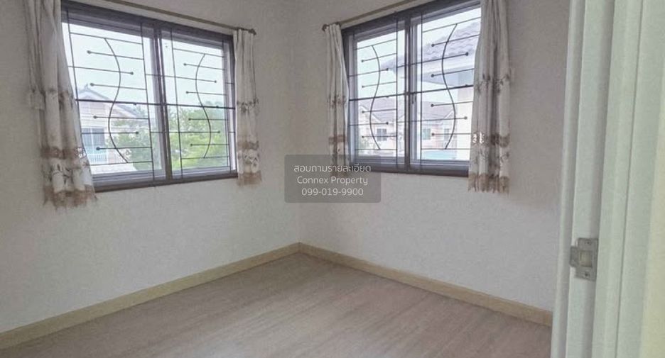 Casa adosada en venta de 3 habitaciones en Bang Phli, Samut Prakan