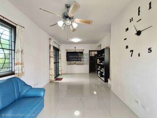 Casa adosada en venta de 3 habitaciones en Bang Phli, Samut Prakan