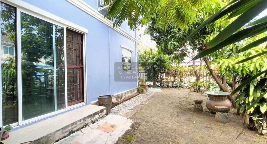 Casa adosada en venta de 3 habitaciones en Bang Phli, Samut Prakan