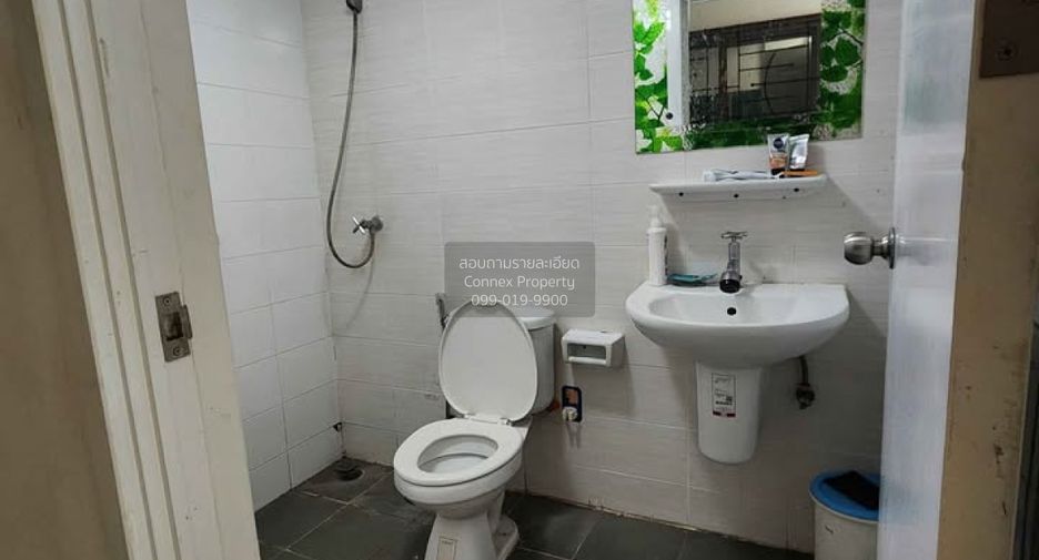 Casa adosada en venta de 3 habitaciones en Bang Phli, Samut Prakan