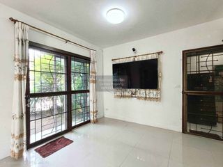 Casa adosada en venta de 3 habitaciones en Bang Phli, Samut Prakan