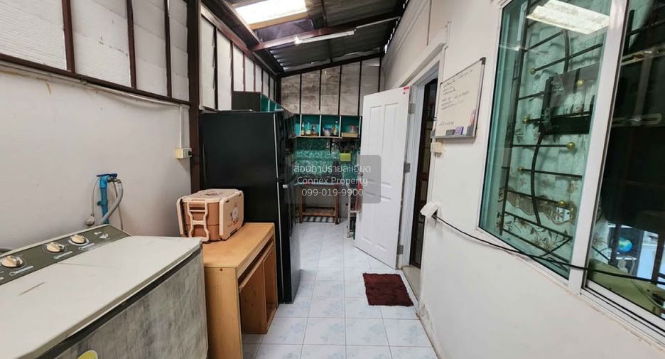 Casa adosada en venta de 3 habitaciones en Bang Phli, Samut Prakan