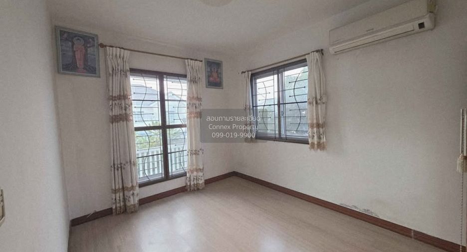 Casa adosada en venta de 3 habitaciones en Bang Phli, Samut Prakan