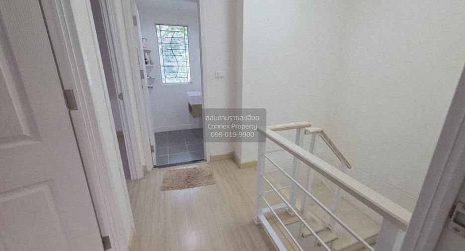 Casa adosada en venta de 3 habitaciones en Bang Phli, Samut Prakan