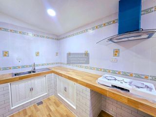 Casa adosada en venta de 3 habitaciones en Khlong Sam Wa, Bangkok