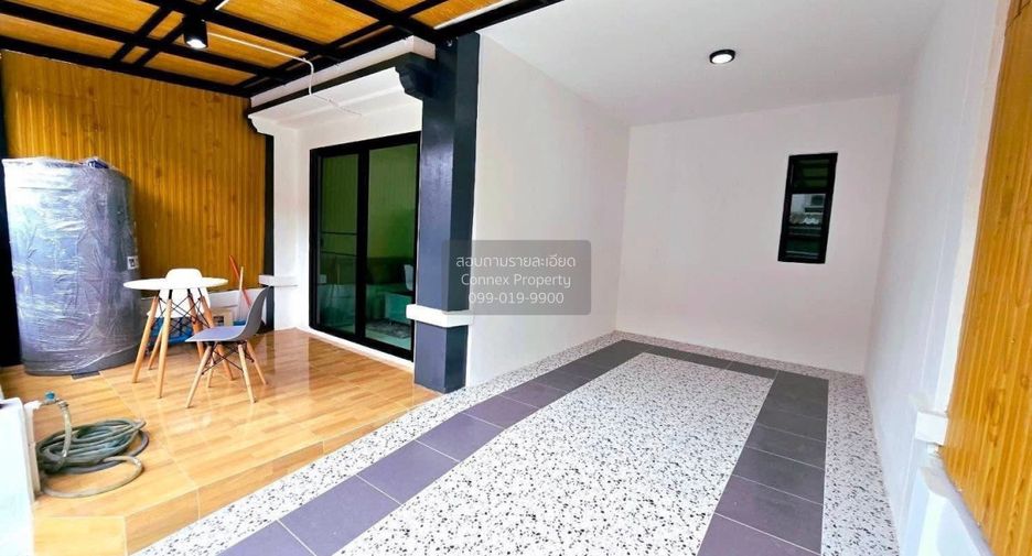 Casa adosada en venta de 3 habitaciones en Khlong Sam Wa, Bangkok