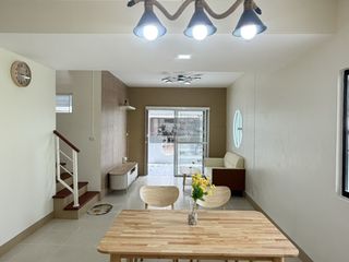 Casa adosada en venta de 3 habitaciones en Bang Sao Thong, Samut Prakan