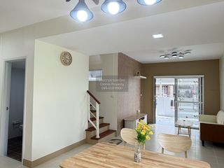 Casa adosada en venta de 3 habitaciones en Bang Sao Thong, Samut Prakan