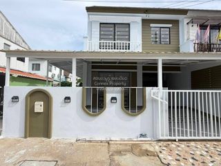 Casa adosada en venta de 3 habitaciones en Bang Sao Thong, Samut Prakan