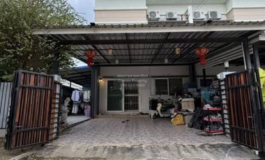 À vendre 3 chambres maison de ville à Lam Luk Ka, Pathum Thani