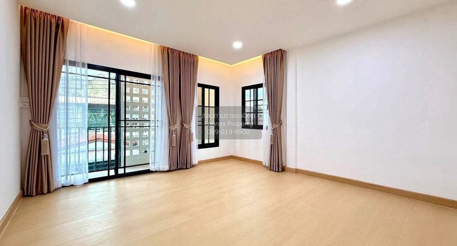 Casa adosada en venta de 3 habitaciones en Bang Bon, Bangkok