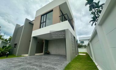 For sale 4 bedrooms villa in Mueang Phuket, Phuket