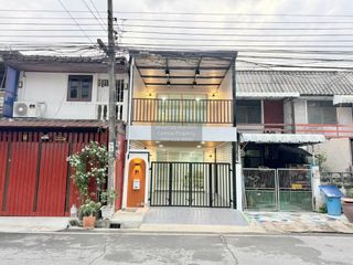 For sale 3 bedrooms townhouse in Mueang Nonthaburi, Nonthaburi