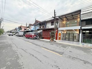 For sale 3 bedrooms townhouse in Mueang Nonthaburi, Nonthaburi