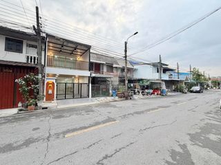 For sale 3 bedrooms townhouse in Mueang Nonthaburi, Nonthaburi