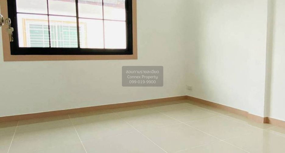出售 3 卧室 联排别墅 在 Sai Noi, Nonthaburi