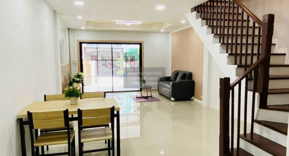 出售 3 卧室 联排别墅 在 Sai Noi, Nonthaburi