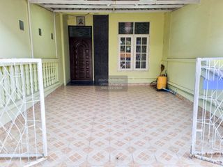 Casa adosada en venta de 2 habitaciones en Wang Thonglang, Bangkok