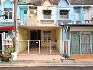 Casa adosada en venta de 2 habitaciones en Wang Thonglang, Bangkok