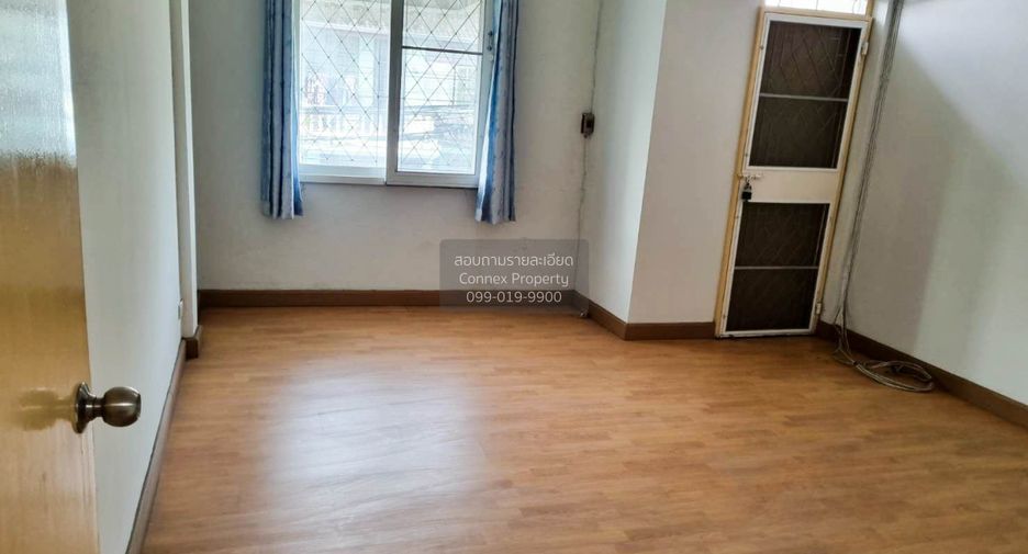 Casa adosada en venta de 2 habitaciones en Wang Thonglang, Bangkok