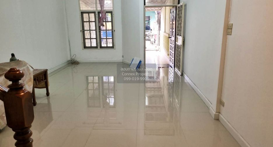 Casa adosada en venta de 2 habitaciones en Wang Thonglang, Bangkok