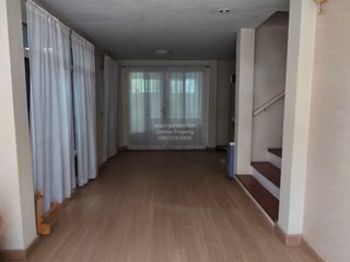 Casa adosada en venta de 3 habitaciones en Bang Khen, Bangkok