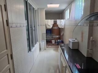 Casa adosada en venta de 3 habitaciones en Bang Khen, Bangkok