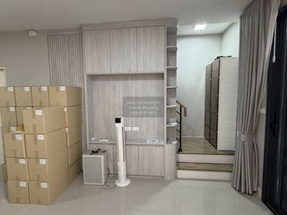 For sale 3 bedrooms townhouse in Prawet, Bangkok
