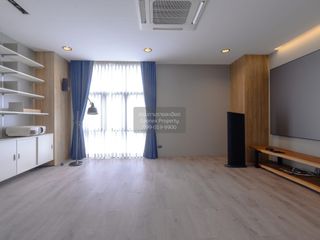 Casa adosada en venta de 3 habitaciones en Wang Thonglang, Bangkok