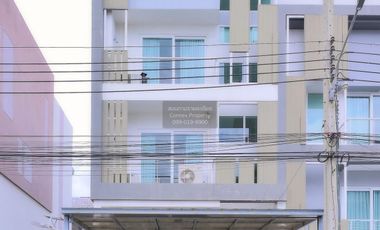 Casa adosada en venta de 3 habitaciones en Wang Thonglang, Bangkok